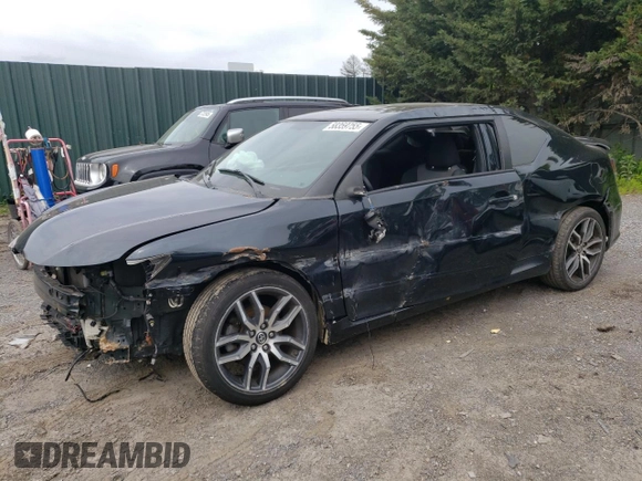 2016 Scion tC z VIN JTKJF5C77GJ020445, wystawiony jako Copart lot #58359755 z przebiegiem 104 576 mil mil oraz Tytuł czysty. Historia ofert i sprzedaży dostępna na DreamBid. Obrazek 1.