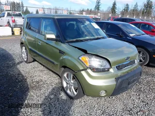 2010 Kia Soul + with VIN KNDJT2A24A7049671, listed as a IAAI auction lot 41736087 with 144,524 mi miles. Bid and sale history available at carsss.com. Image 1.