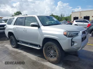 2020 Toyota 4Runner SR5 with VIN JTEBU5JR1L5771691, listed as a IAAI auction lot 42475088 with 83,766 mi miles and . Bid and sale history available at DreamBid. Image 1.
