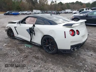 2017 Nissan GT-R Premium с VIN JN1AR5EF9HM820329, выставлен на аукционе IAAI как лот 41129857 с пробегом 43 501 миль миль и . История ставок и продаж доступна на DreamBid. Изображение 3.