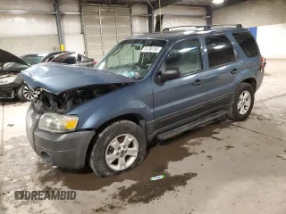 2005 Ford Escape XLT with VIN 1FMYU93145DA17072, listed as a Copart auction lot 47101705 with 202,218 mi miles and Salvage Title. Bid and sale history available at carsss.com. Image 1.