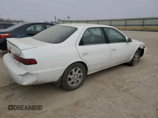 1998 Toyota Camry LE z VIN 4T1BF28K3WU068735, wystawiony jako Copart lot #44548355 z przebiegiem Nie podano mil oraz Szkoda całkowita • Salvage title. Historia ofert i sprzedaży dostępna na DreamBid. Obrazek 3.