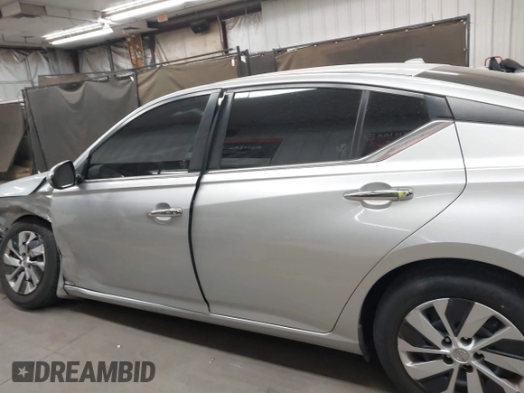 2019 Nissan Altima S with VIN 1N4BL4BV3KC104750, listed as a IAAI auction lot 41721052 with 76,971 mi miles and . Bid and sale history available at carsss.com. Image 14.