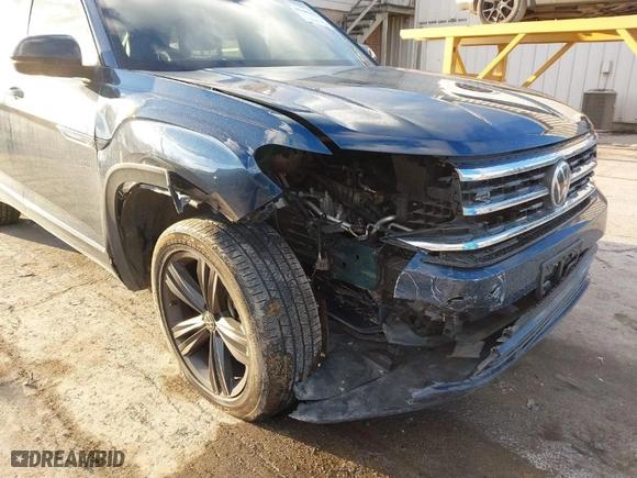 2021 Volkswagen Atlas Cross Sport 3.6L V6 SE w/Technology R-Line with VIN 1V2RE2CA0MC200842, listed as a IAAI auction lot 41689870 with 61,298 mi miles. Bid and sale history available at carsss.com. Image 6.