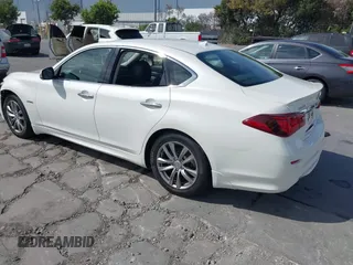 2016 Infiniti Q70 with VIN JN1EY1AP9GM470064, listed as a IAAI auction lot 42647765 with 111,474 mi miles and . Bid and sale history available at DreamBid. Image 3.