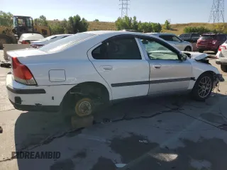2004 Volvo S60 with VIN YV1RH59H842389027, listed as a Copart auction lot 71309694 with 200,477 mi miles and Salvage Title. Bid and sale history available at carsss.com. Image 3.