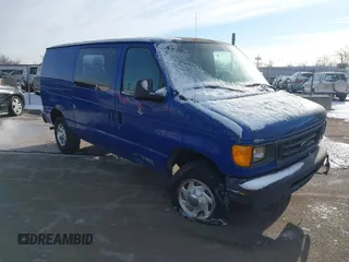 2005 Ford Econoline Cargo with VIN 1FTNE24W25HA44320, listed as a IAAI auction lot 41336276 with 236,671 mi miles. Bid and sale history available at carsss.com. Image 1.