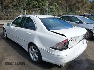 2006 Mercedes-Benz C 230 Sport z VIN WDBRF52H96A899707, wystawiony jako IAAI lot #41698121 z przebiegiem 82 976 mil mil oraz . Historia ofert i sprzedaży dostępna na DreamBid. Obrazek 3.