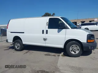 2007 GMC Savana Cargo with VIN 1GTGG25V471229750, listed as a IAAI auction lot 41851956 with 277,390 mi miles. Bid and sale history available at carsss.com. Image 13.