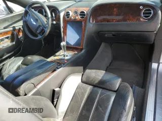 2005 Bentley Continental GT GT z VIN SCBCR63W25C026291, wystawiony jako Copart lot #50234235 z przebiegiem Nie podano mil oraz Szkoda całkowita • Salvage title. Historia ofert i sprzedaży dostępna na DreamBid. Obrazek 8.