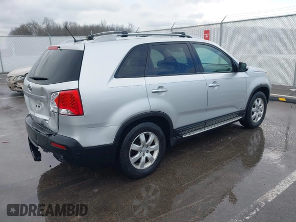 2012 Kia Sorento LX with VIN 5XYKTDA61CG303393, listed as a IAAI auction lot 41137220 with 123,474 mi miles. Bid and sale history available at carsss.com. Image 4.