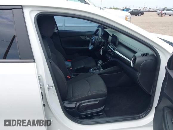 2021 Kia Forte LXS с VIN 3KPF24AD5ME358026, выставлен на аукционе IAAI как лот 42270449 с пробегом 43 917 миль миль и . История ставок и продаж доступна на DreamBid. Изображение 5.