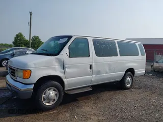 2004 Ford Econoline Passenger XL z VIN 1FBSS31L84HA63095, wystawiony jako IAAI lot #42391132 z przebiegiem 158 587 mil mil oraz . Historia ofert i sprzedaży dostępna na DreamBid. Obrazek 6.