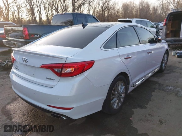 2015 Hyundai Sonata Limited with VIN 5NPE34AF6FH095392, listed as a IAAI auction lot 41813547 with 75,513 mi miles and . Bid and sale history available at carsss.com. Image 4.