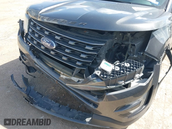 2017 Ford Explorer XLT z VIN 1FM5K7D80HGB90292, wystawiony jako IAAI lot #42548449 z przebiegiem 53 833 mil mil oraz . Historia ofert i sprzedaży dostępna na DreamBid. Obrazek 6.