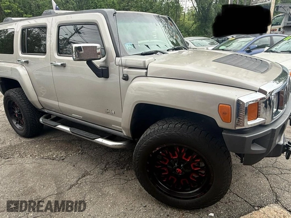2006 Hummer H3 z VIN 5GTDN136268141339, wystawiony jako Copart lot #57709435 z przebiegiem 93 683 mil mil oraz Tytuł czysty. Historia ofert i sprzedaży dostępna na DreamBid. Obrazek 1.