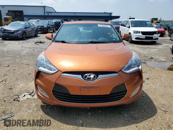 2014 Hyundai Veloster with VIN KMHTC6AD2EU215805, listed as a Copart auction lot 57909825 with 113,004 mi miles and Clean title. Bid and sale history available at DreamBid. Image 5.