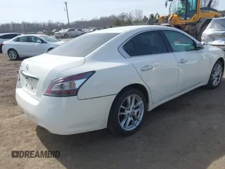 2014 Nissan Maxima SV z VIN 1N4AA5AP7EC488272, wystawiony jako IAAI lot #41807433 z przebiegiem 150 701 mil mil oraz . Historia ofert i sprzedaży dostępna na DreamBid. Obrazek 4.