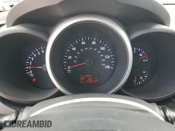 2013 Kia Soul + z VIN KNDJT2A62D7532020, wystawiony jako Copart lot #55184065 z przebiegiem 177 074 mil mil oraz Szkoda całkowita • Salvage title. Historia ofert i sprzedaży dostępna na DreamBid. Obrazek 9.