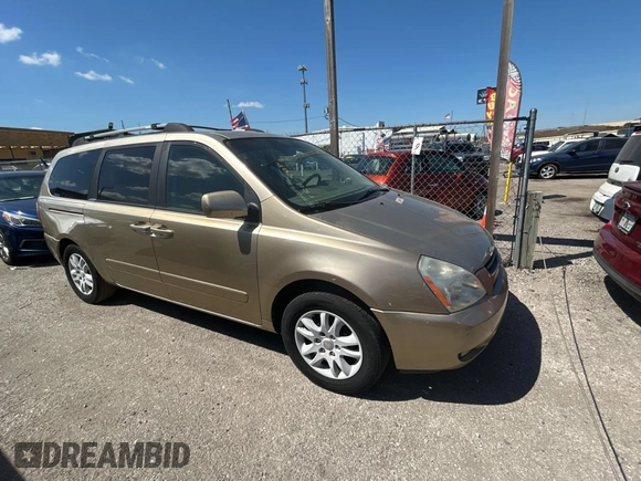 2008 Kia Sedona LX with VIN KNDMB233X86193585, listed as a Copart auction lot 51092985 with 251,188 mi miles and Clean Title. Bid and sale history available at carsss.com. Image 1.