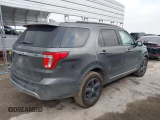 2017 Ford Explorer XLT z VIN 1FM5K7D84HGD53414, wystawiony jako IAAI lot #42083416 z przebiegiem 97 279 mil mil oraz . Historia ofert i sprzedaży dostępna na DreamBid. Obrazek 4.