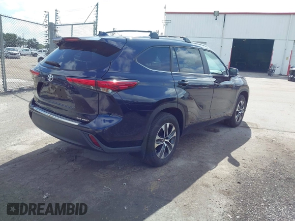 2023 Toyota Highlander L with VIN 5TDKDRBH5PS039744, listed as a IAAI auction lot 42776603 with 15,840 mi miles and . Bid and sale history available at DreamBid. Image 4.