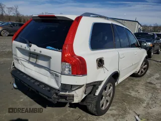 2013 Volvo XC90 Premier Plus with VIN YV4952CZ9D1664129, listed as a Copart auction lot 45498505 with 122,837 mi miles and Salvage Title. Bid and sale history available at carsss.com. Image 3.
