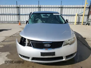 2010 Kia Forte EX z VIN KNAFU4A21A5066595, wystawiony jako Copart lot #53303195 z przebiegiem 190 992 mil mil oraz Nie do naprawy. Historia ofert i sprzedaży dostępna na DreamBid. Obrazek 5.