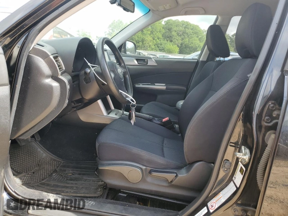 2011 Subaru Forester X z VIN JF2SHABC2BH719903, wystawiony jako Copart lot #56408045 z przebiegiem 159 398 mil mil oraz Szkoda całkowita • Salvage title. Historia ofert i sprzedaży dostępna na DreamBid. Obrazek 7.