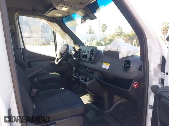 2020 Mercedes-Benz Sprinter Cargo with VIN W1W70BGY8LT026861, listed as a IAAI auction lot 41679015 with 96,367 mi miles and . Bid and sale history available at carsss.com. Image 5.
