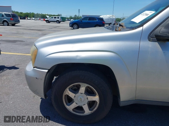 2006 Chevrolet TrailBlazer LS with VIN 1GNDS13S762123961, listed as a IAAI auction lot 42122088 with 241,349 mi miles and . Bid and sale history available at DreamBid. Image 14.