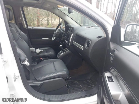 2015 Jeep Compass Latitude with VIN 1C4NJDEB6FD106118, listed as a IAAI auction lot 41796530 with 98,658 mi miles. Bid and sale history available at carsss.com. Image 5.