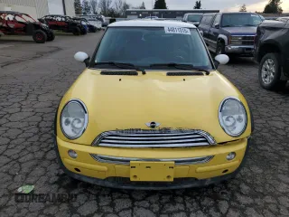 2003 MINI Hardtop z VIN WMWRC33473TE17827, wystawiony jako Copart lot #44011515 z przebiegiem 119 042 mil mil oraz Szkoda całkowita • Salvage title. Historia ofert i sprzedaży dostępna na DreamBid. Obrazek 5.