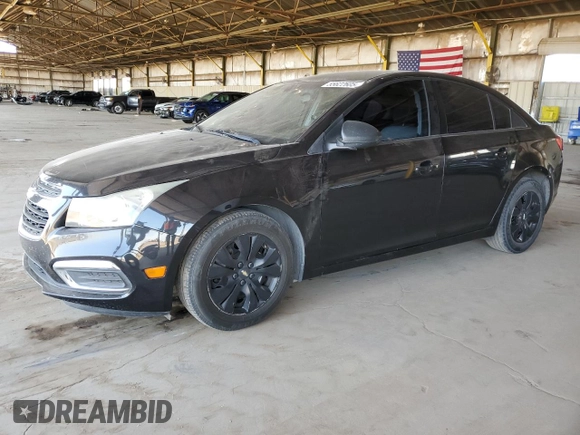 2015 Chevrolet Cruze LS z VIN 1G1PA5SG2F7119146, wystawiony jako Copart lot #55622605 z przebiegiem 133 688 mil mil oraz Szkoda całkowita • Salvage title. Historia ofert i sprzedaży dostępna na DreamBid. Obrazek 1.