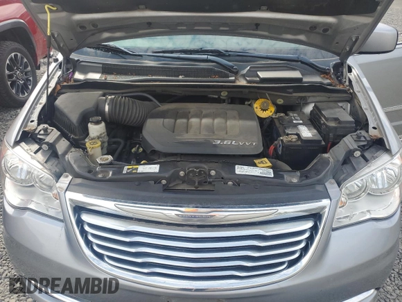 2016 Chrysler Town & Country Touring with VIN 2C4RC1BG4GR282061, listed as a Copart auction lot 68726324 with 139,247 mi miles and Clean Title. Bid and sale history available at DreamBid. Image 12.