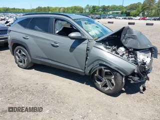 2024 Hyundai Tucson SEL z VIN 5NMJFCDE8RH366683, wystawiony jako IAAI lot #42305328 z przebiegiem 13 208 mil mil oraz . Historia ofert i sprzedaży dostępna na DreamBid. Obrazek 1.