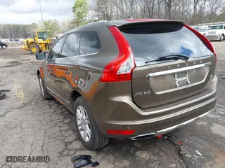 2015 Volvo XC60 T5 Drive-E Premier with VIN YV440MDK8F2681703, listed as a IAAI auction lot 41730228 with 112,738 mi miles. Bid and sale history available at carsss.com. Image 3.
