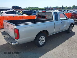 2000 Nissan Frontier XE z VIN 1N6DD26S2YC426161, wystawiony jako IAAI lot #42143414 z przebiegiem 206 698 mil mil oraz . Historia ofert i sprzedaży dostępna na DreamBid. Obrazek 4.