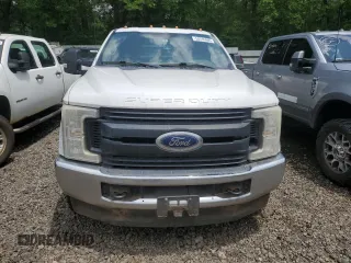 2017 Ford F-350 Lariat с VIN 1FT8W3DT7HEE94962, выставлен на аукционе Copart как лот 54735465 с пробегом 293 552 миль миль и Чистый • Clean title. История ставок и продаж доступна на DreamBid. Изображение 5.