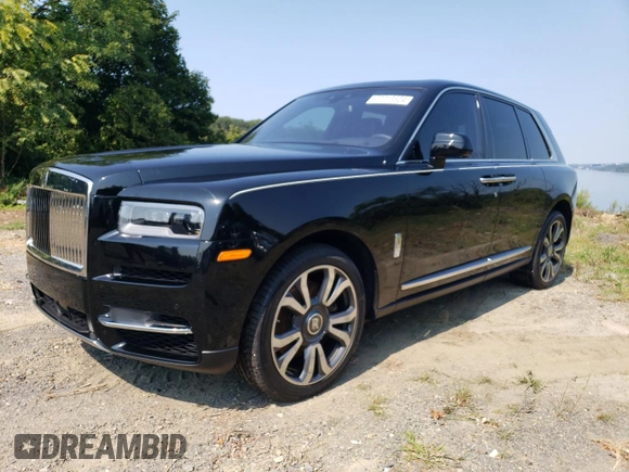 2022 Rolls-Royce Cullinan z VIN SLATV4C09NU214462, wystawiony jako Copart lot #70713624 z przebiegiem 9 904 mil mil oraz Szkoda całkowita • Salvage title. Historia ofert i sprzedaży dostępna na DreamBid. Obrazek 1.