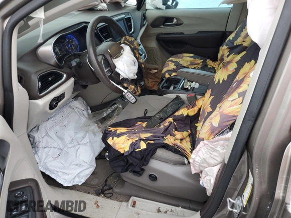 2018 Chrysler Pacifica Touring Plus with VIN 2C4RC1FG0JR234168, listed as a Copart auction lot 42035405 with 117,788 mi miles and Clean Title. Bid and sale history available at DreamBid. Image 7.