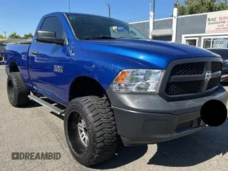 2017 Ram 1500 Tradesman z VIN 3C6JR6AG2HG782888, wystawiony jako Copart lot #62200265 z przebiegiem 114 789 mil mil oraz Czysty tytuł • Clean title. Historia ofert i sprzedaży dostępna na DreamBid. Obrazek 1.