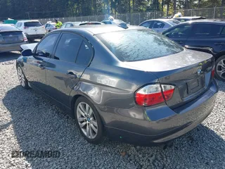2007 BMW 3 Series 328i z VIN WBAVA33577PV67655, wystawiony jako IAAI lot #42036424 z przebiegiem 217 957 mil mil oraz . Historia ofert i sprzedaży dostępna na DreamBid. Obrazek 3.