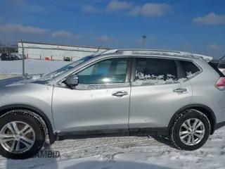 2015 Nissan Rogue SL with VIN 5N1AT2MT7FC758058, listed as a IAAI auction lot 41303736 with 43,649 mi miles. Bid and sale history available at carsss.com. Image 15.