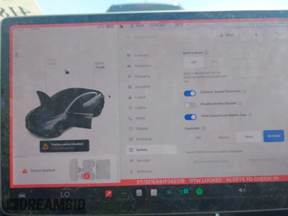 2018 Tesla Model 3 Long Range Battery z VIN 5YJ3E1EA9JF042319, wystawiony jako IAAI lot #41871931 z przebiegiem 138 837 mil mil oraz . Historia ofert i sprzedaży dostępna na DreamBid. Obrazek 19.