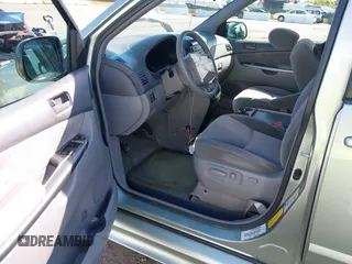 2008 Toyota Sienna CE with VIN 5TDZK23C28S158951, listed as a IAAI auction lot 41986003 with 67,696 mi miles. Bid and sale history available at carsss.com. Image 5.