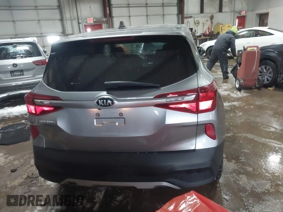 2021 Kia Seltos LX with VIN KNDEPCAA8M7218100, listed as a IAAI auction lot 41600228 with 28,421 mi miles. Bid and sale history available at carsss.com. Image 17.