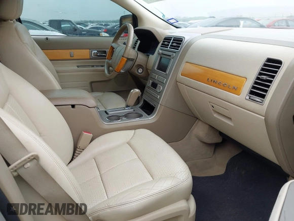 2007 Lincoln MKX with VIN 2LMDU88C27BJ06705, listed as a IAAI auction lot 41933459 with 208,246 mi miles. Bid and sale history available at carsss.com. Image 5.