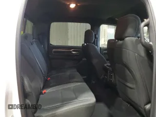 2019 Ram 1500 Big Horn z VIN 1C6RREFT5KN684441, wystawiony jako Copart lot #56464695 z przebiegiem 94 403 mil mil oraz Szkoda całkowita • Salvage title. Historia ofert i sprzedaży dostępna na DreamBid. Obrazek 10.