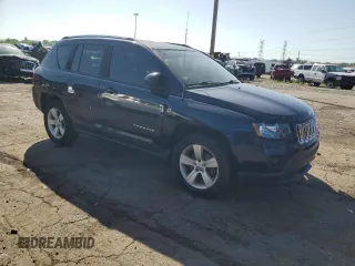 2016 Jeep Compass Latitude with VIN 1C4NJCEA5GD790100, listed as a Copart auction lot 62022485 with 103,224 mi miles and Clean title. Bid and sale history available at DreamBid. Image 4.